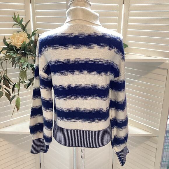 HAPPY SHEEP BLUE/WHITE NWT SWEATER SIZE XS (OVERSIZED) 20 INCH PIT TO PIT 1218 - Picture 4 of 7